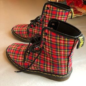 Vintage 90s Tartan textile double stitched Dr Martens Sz 8